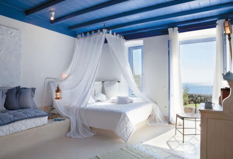 Интерьер спальни в греческом стиле