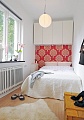 Комната «пенал»: как расширить пространство узкой спальни