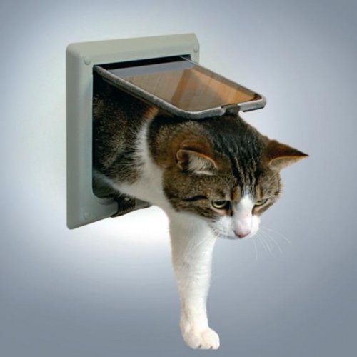 Купить Дверца TRIXIE для кошки серая, "de Luxe" с 4 функциями 15,8*14,7 см в интернет-магазине Ravta – самая низкая цена