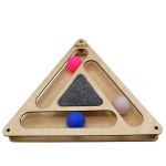 Игровой комплекс Треугольник с шариками c когтеточкой из ковра