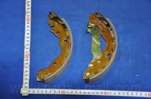 PLA-011 PARTS-MALL Комплект тормозных колодок