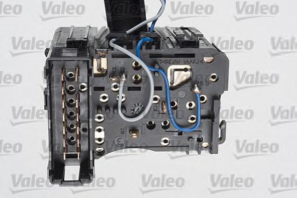 Купить 251593 Valeo Выключатель на колонке рулевого управления в интернет-магазине Ravta – самая низкая цена